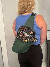 Load image into Gallery viewer, Sling bag
