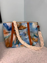 Load image into Gallery viewer, Oxbow tote Regular
